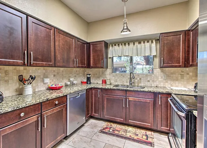 Relaxing Valley Townhome ~ 30 Mi To Tucson! Green Valley