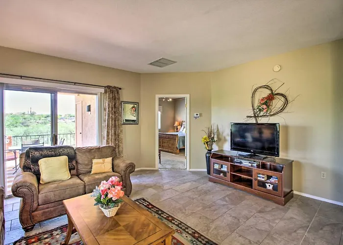 Relaxing Valley Townhome ~ 30 Mi To Tucson! Holiday home Green Valley